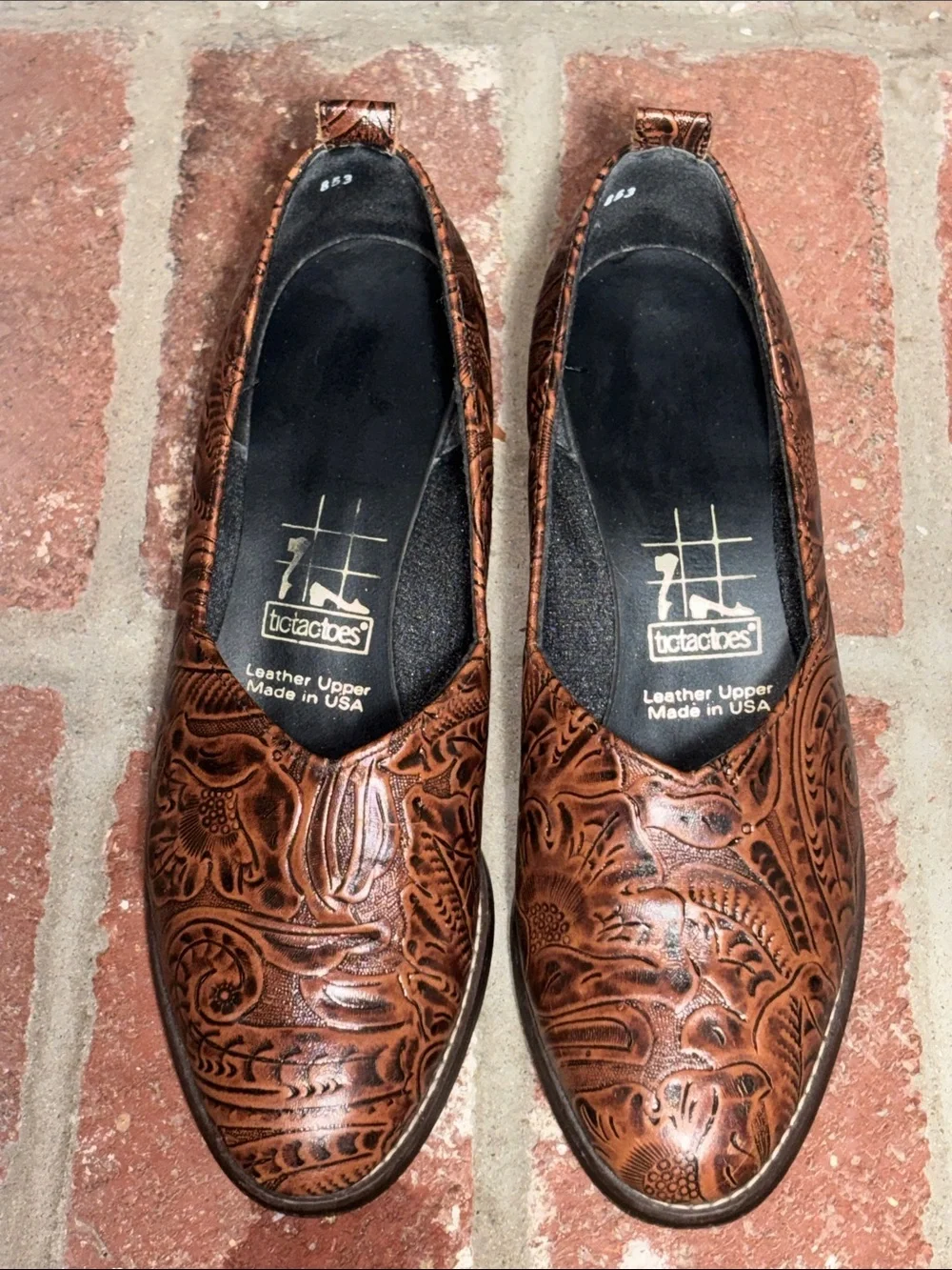 Vintage Tic Tac Toes Embossed Tooled Leather Floral Detail Made in USA Size 9